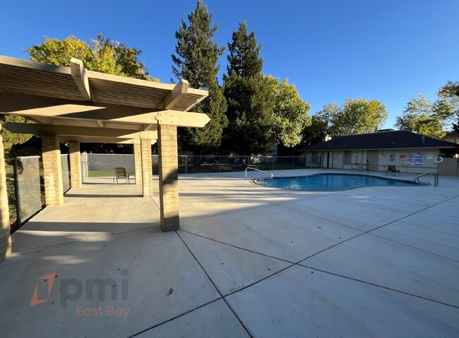 Building Photo - Brand New Fully Remodeled 3-Bd, 2-Ba Townh...