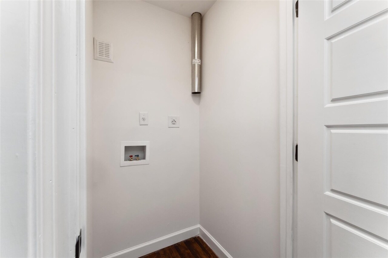 Building Photo - 6801 Fieldvale Pl