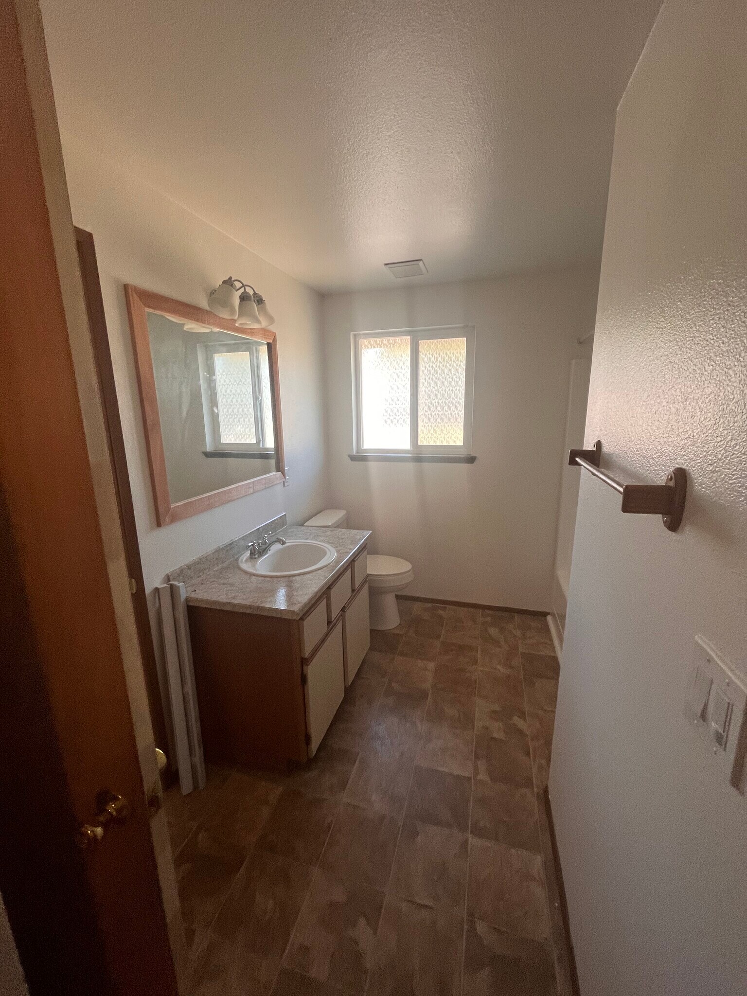 Building Photo - 3809 Maple Ave