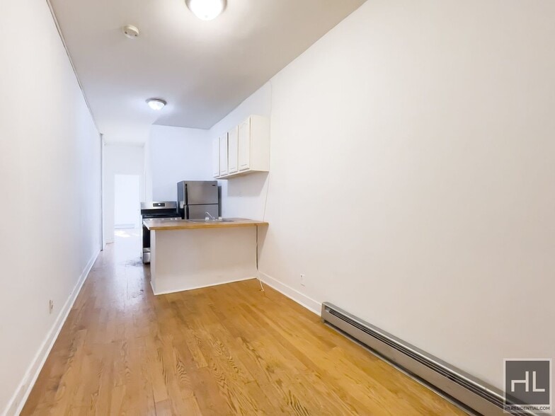 Building Photo - 2BR 2BA On Bushwick/Ridgewood Border