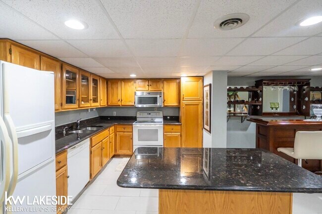Building Photo - 47898 Lamplighter Trail