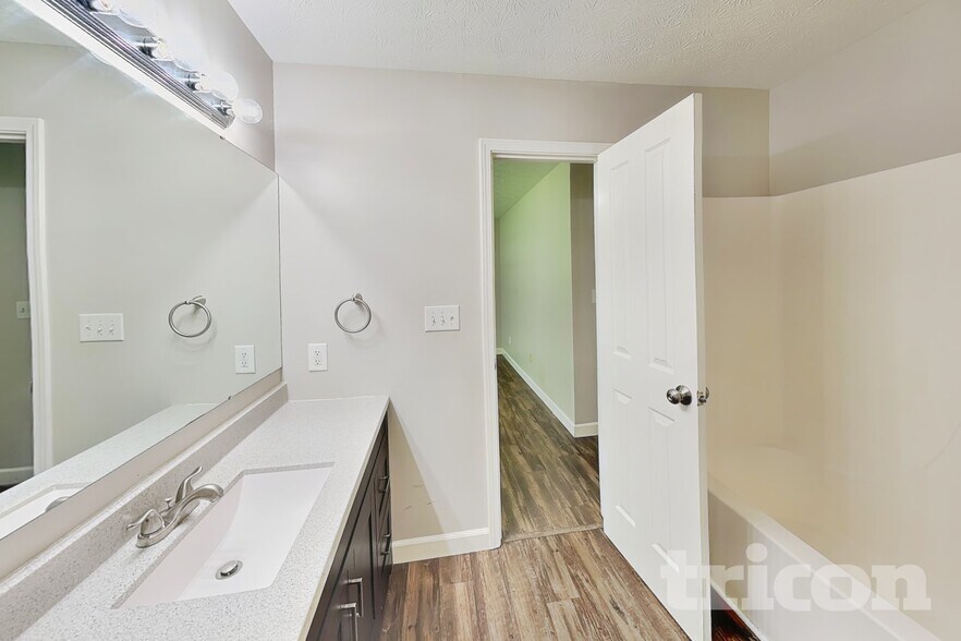 Building Photo - 12758 Sovereign Ln