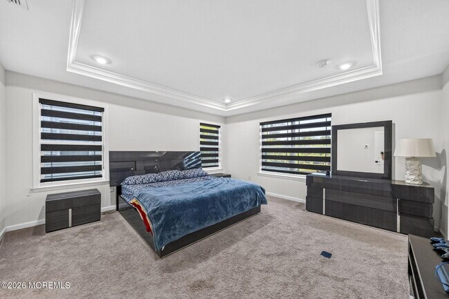 Building Photo - 319 Tulip Ct