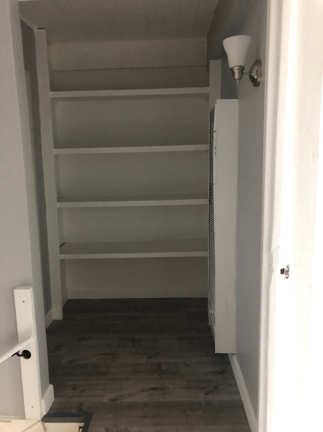 Building Photo - 992 Emerson St