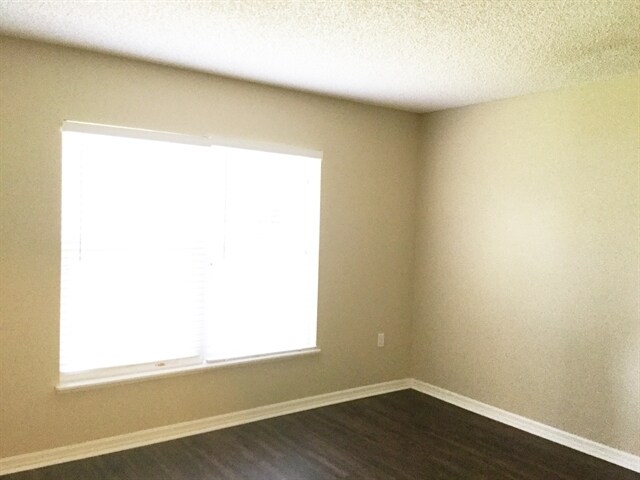 Building Photo - 1099 Welch Hill Cir