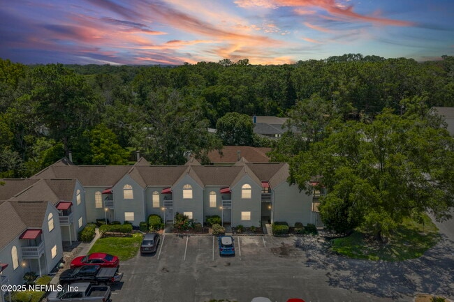 Primary Photo - 2300 Twelve Oaks Dr
