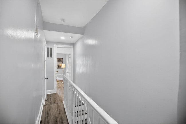 Building Photo - wonderful 3BR 1.5 Bath in the H st Corridor