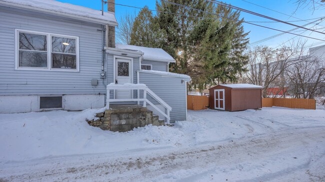 Building Photo - 3 Bed 1 Bath Single Family Home