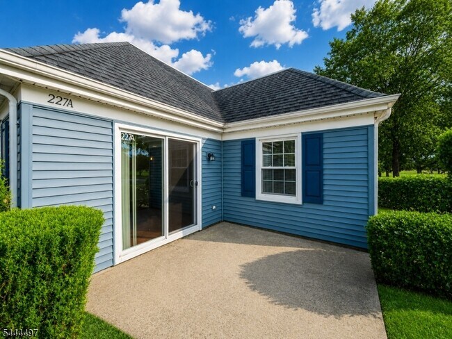Building Photo - 227C Manchester Ln