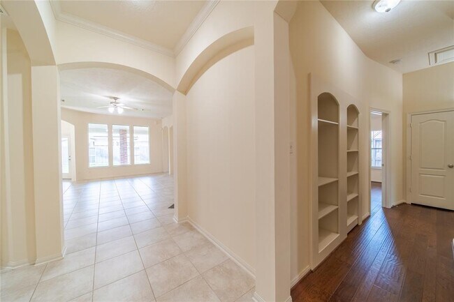 Building Photo - 28210 Cross Creek Springs Ln