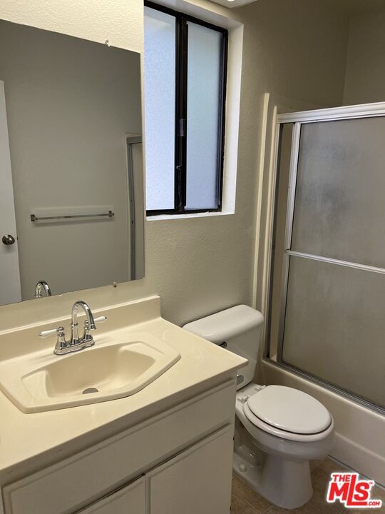 Building Photo - 1114 W 155th St