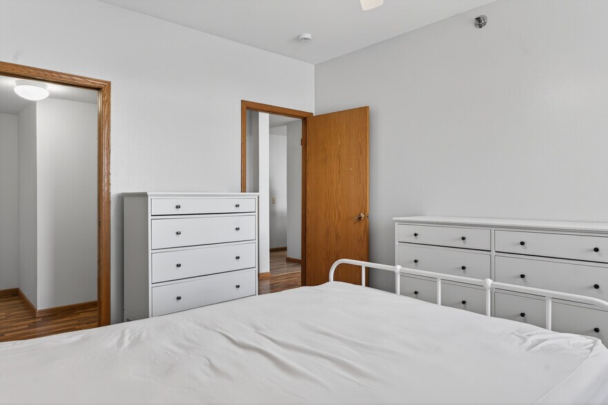 Building Photo - 301 Harbour Town Dr