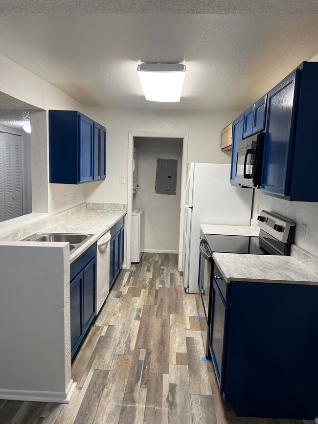 Building Photo - 5259 Images Cir