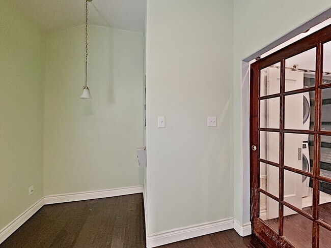 Building Photo - 1414 Record Crossing Rd