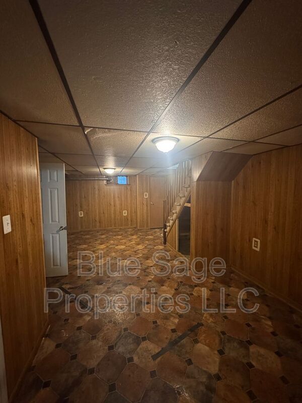 Building Photo - 575 S 4th St