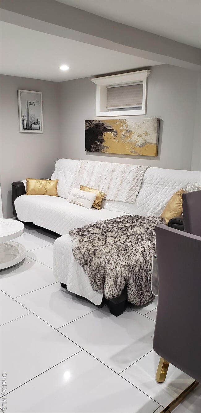 Building Photo - 159-14 134th Ave