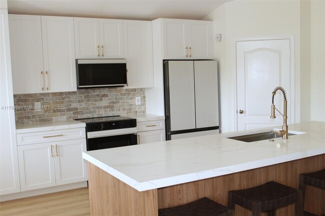 Building Photo - 2223 Soundings Ct