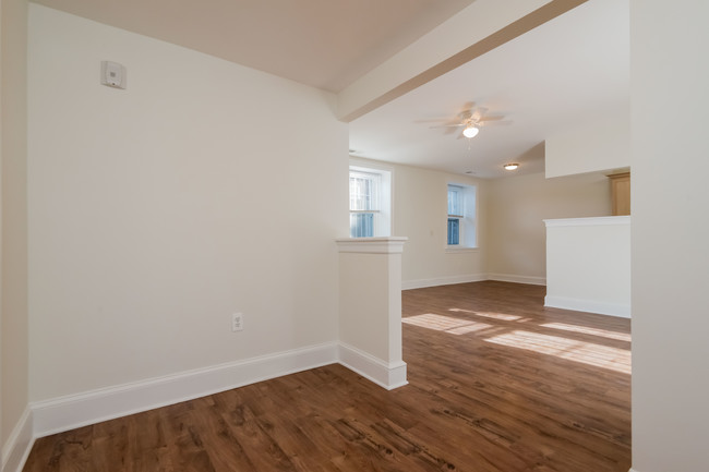 Foyer, from entry - 6655 McCallum St