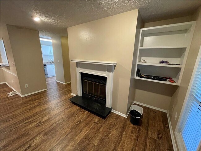 Building Photo - 803 Wynnes Ridge Cir SE