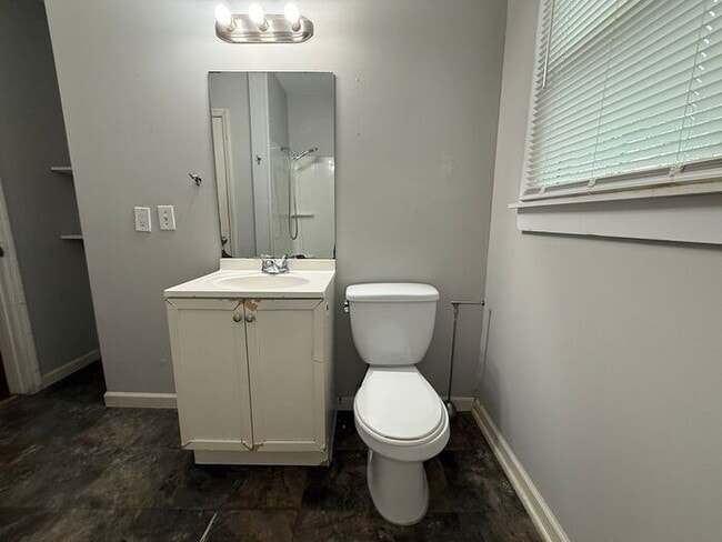 Building Photo - East Nashville Cottage - 2 Bedroom - Private Backyard