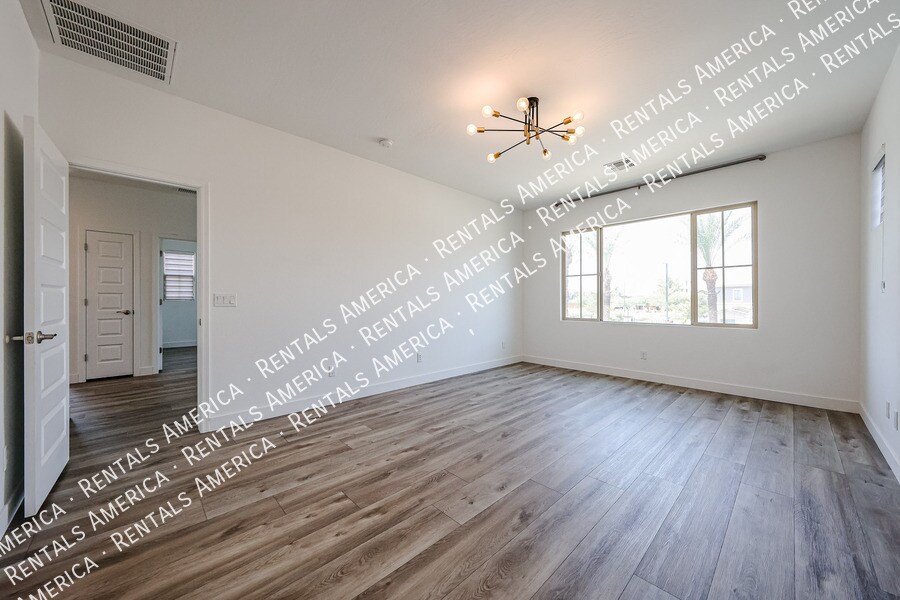 Building Photo - 4702 E Barbarita Ave