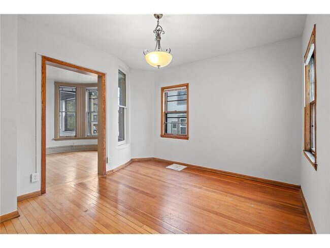 Building Photo - 2744 Fremont Ave S