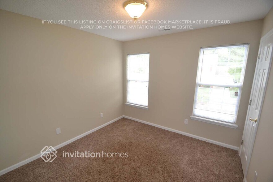 Building Photo - 8410 Blue Aster Ln