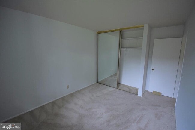 Building Photo - 2507 Glengyle Dr