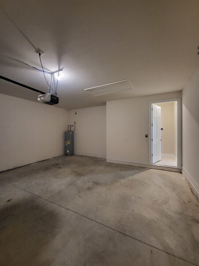 Building Photo - 3276 Baravaldo Cir