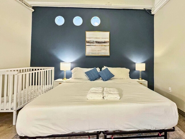 Building Photo - 500 S Ervay St