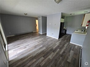 Building Photo - 427 Lake St