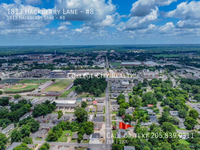 Building Photo - 1813 Hackberry Ln