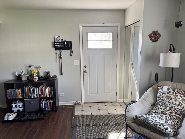 Building Photo - 362 Farmington Ln