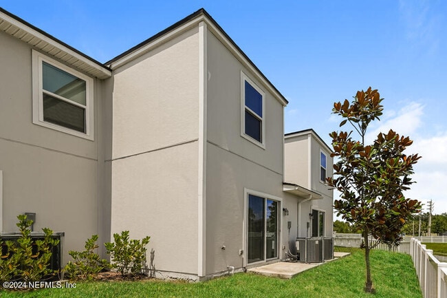 Building Photo - 541 EISEMAN Way