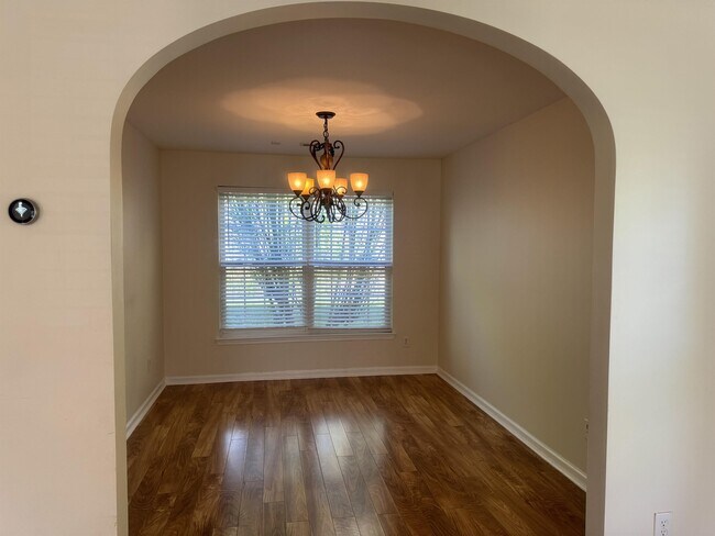 Building Photo - 1410 Juniper Hills Ln