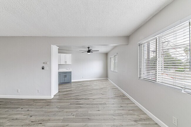 Interior Photo - 125 E. Spring