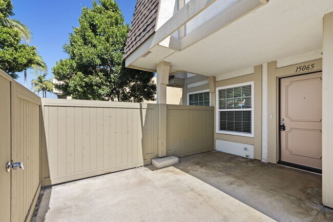 Building Photo - Showing Times: to schedule a viewing, please contact us