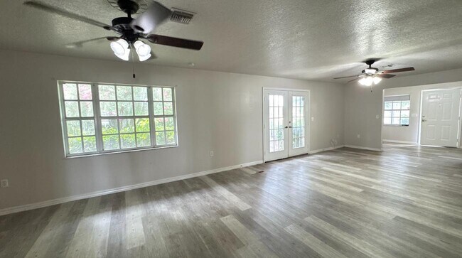 Building Photo - 1100 Mt Pisgah Rd