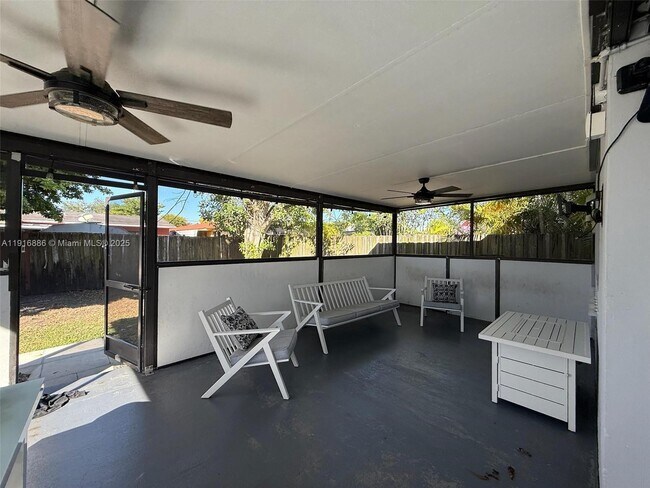 Building Photo - 11007 SW 3rd St