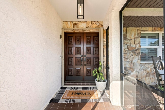 Building Photo - 762 SE River Ln