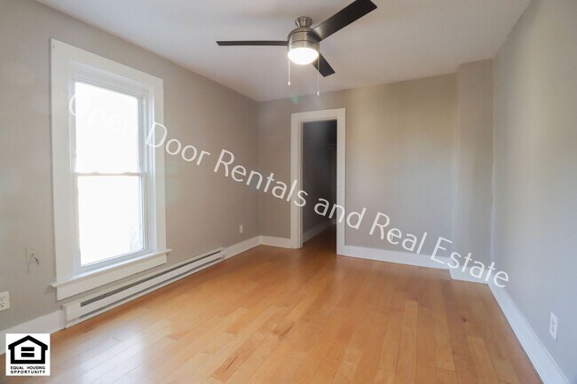 Building Photo - 1905 Hillside Ave