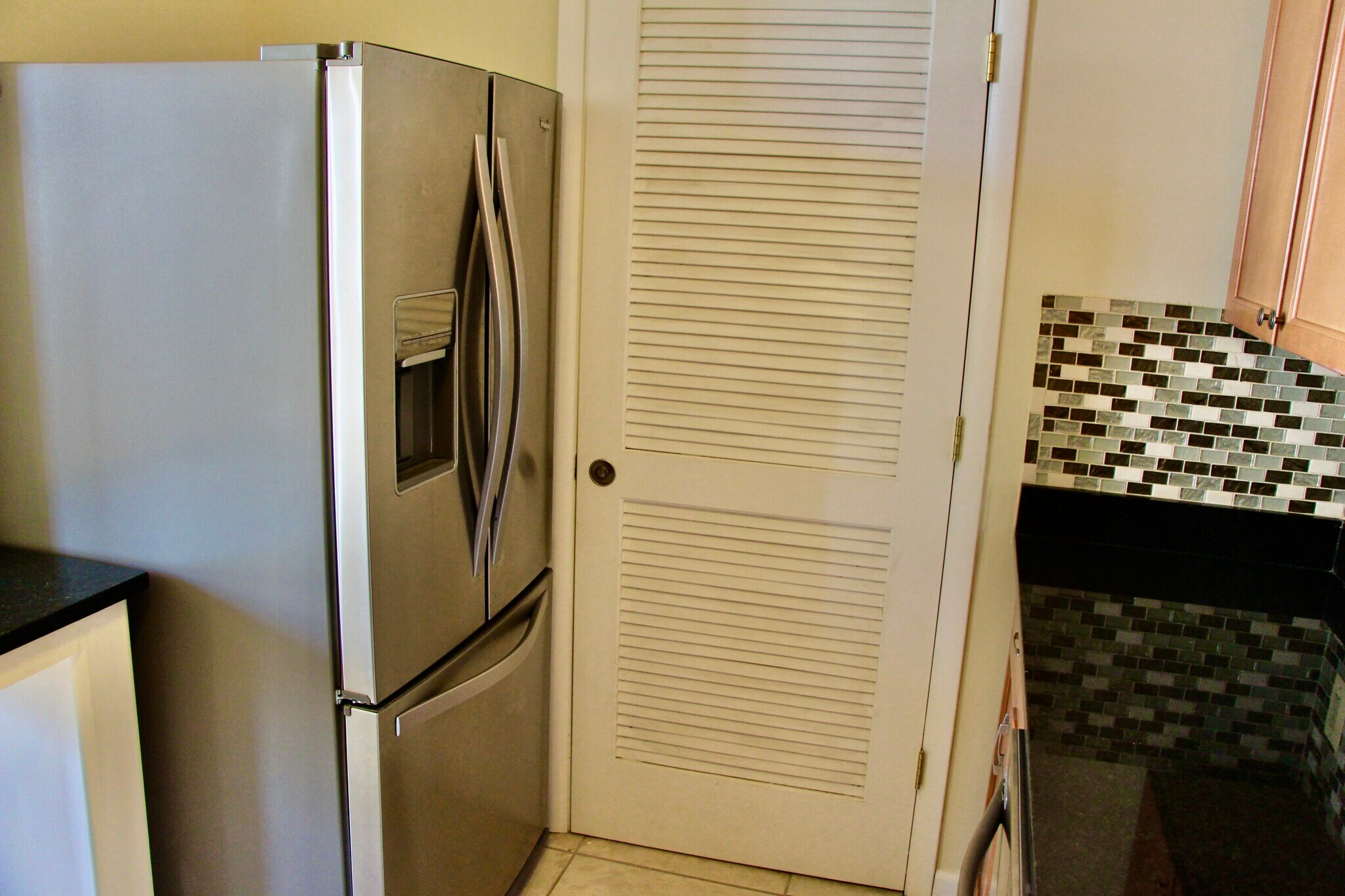 Building Photo - 526 St Paul St