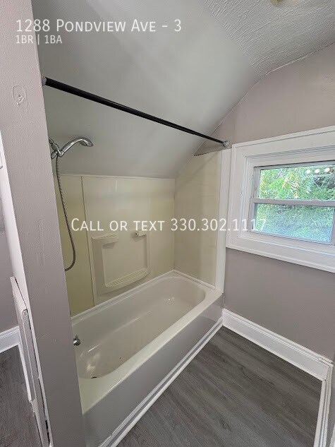 Building Photo - 1288 Pondview Ave