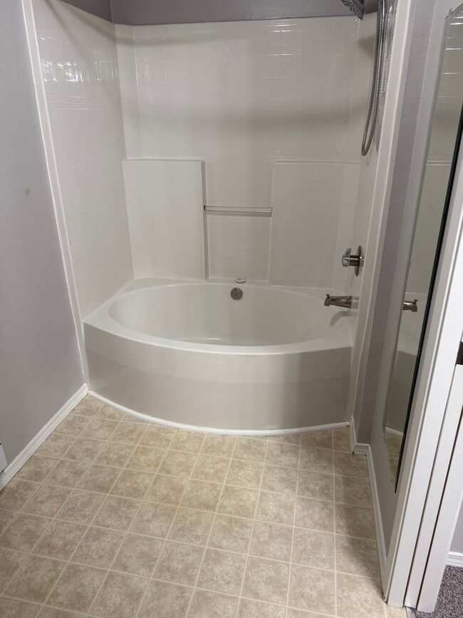 Building Photo - 2Bd/2Ba Kent Condo