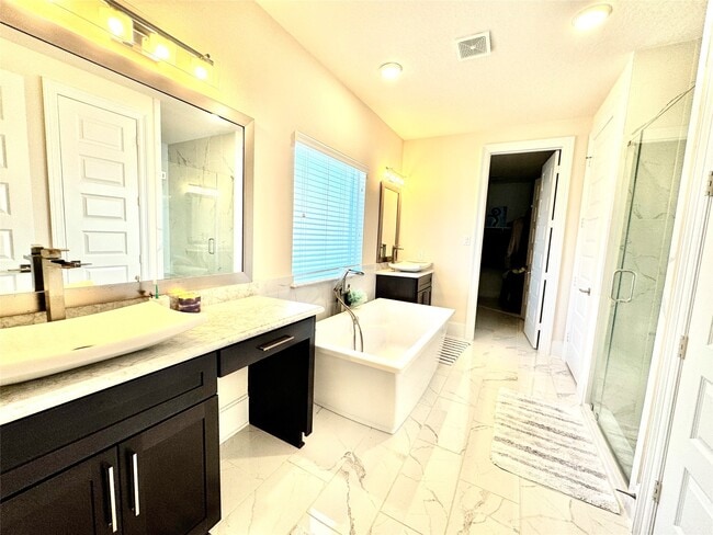 Building Photo - 16803 Bark Cabin Dr