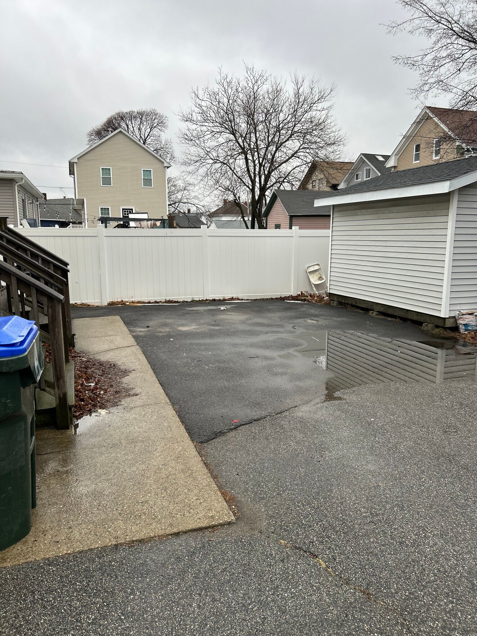 Building Photo - 25 Denison St