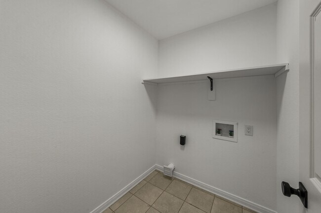 Building Photo - 10234 Condor Loop