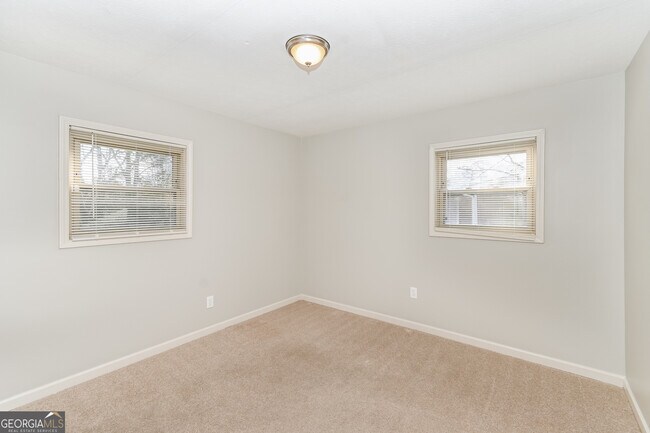 Building Photo - 1135 Pontiac Cir