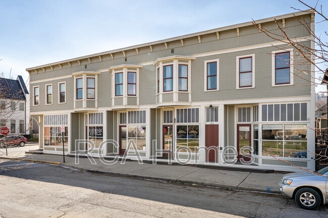 Building Photo - 243 E 11th St