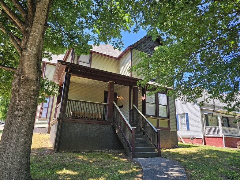 Building Photo - 201 E Oklahoma Ave